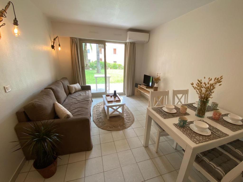Appartement Avec Piscine 5 Min A Pieds Des Plages Vallauris Eksteriør billede
